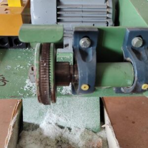 FRESATRICE PER IMPOSTA FERRATURA