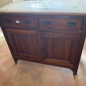 CREDENZA A DUE ANTE E DUE CASSETTI