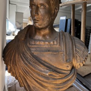 STOCK ARREDO:BUSTO CAIO GIULIO CESARE-DIVANO-COMO'