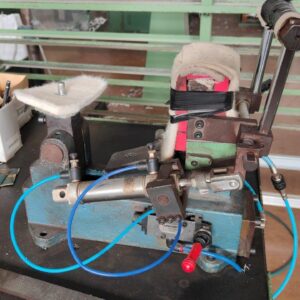 MACCHINA RIBATTITRICE CON MARTELLO ARIA COMPRESSA