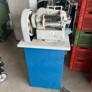 INTAGLIATRICE PER SOTTOPIEDE