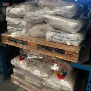 STOCK DI MATERIALE PLASTICO IN GRANULO +MASTER