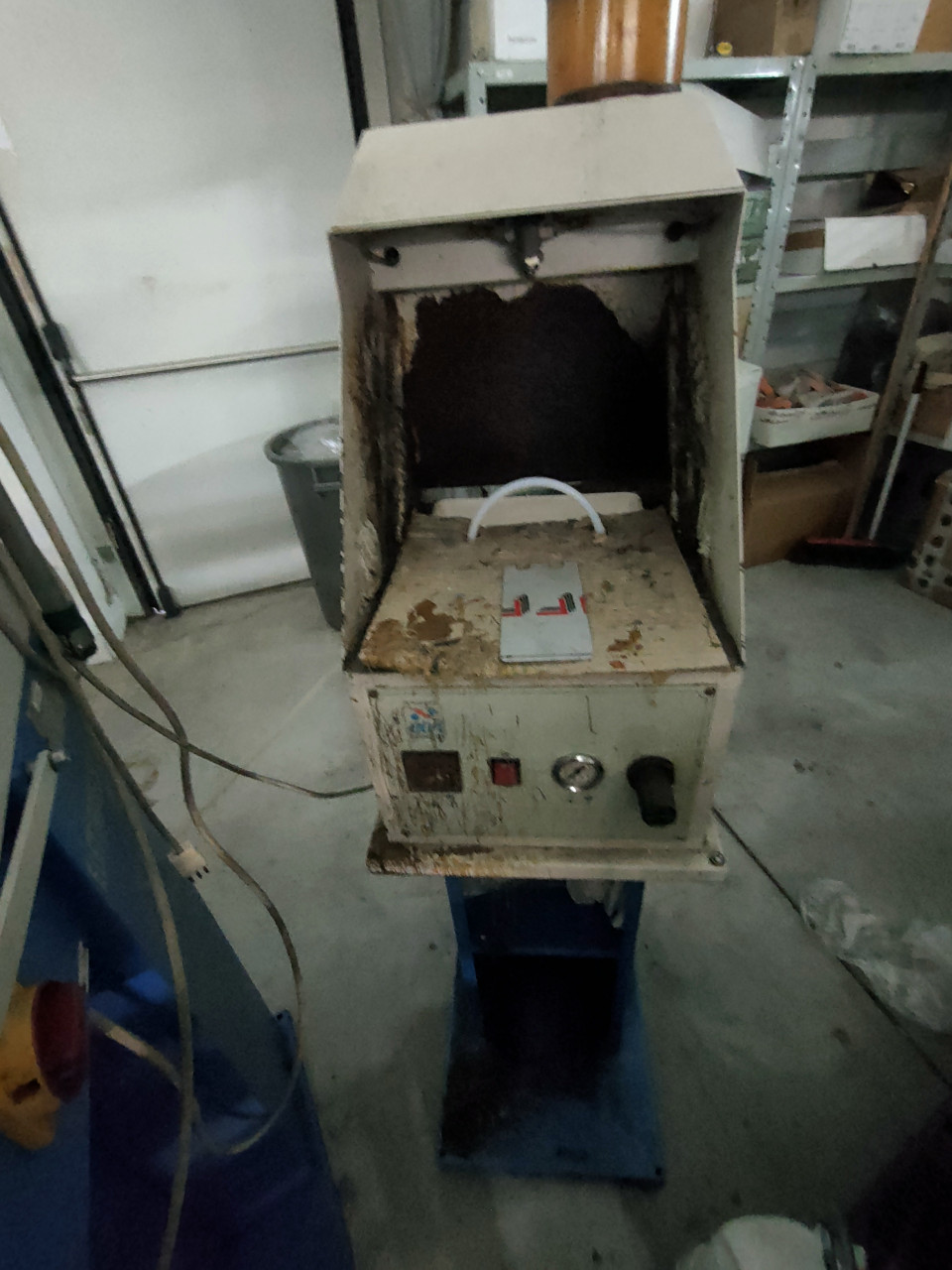 70250_a2b4510c